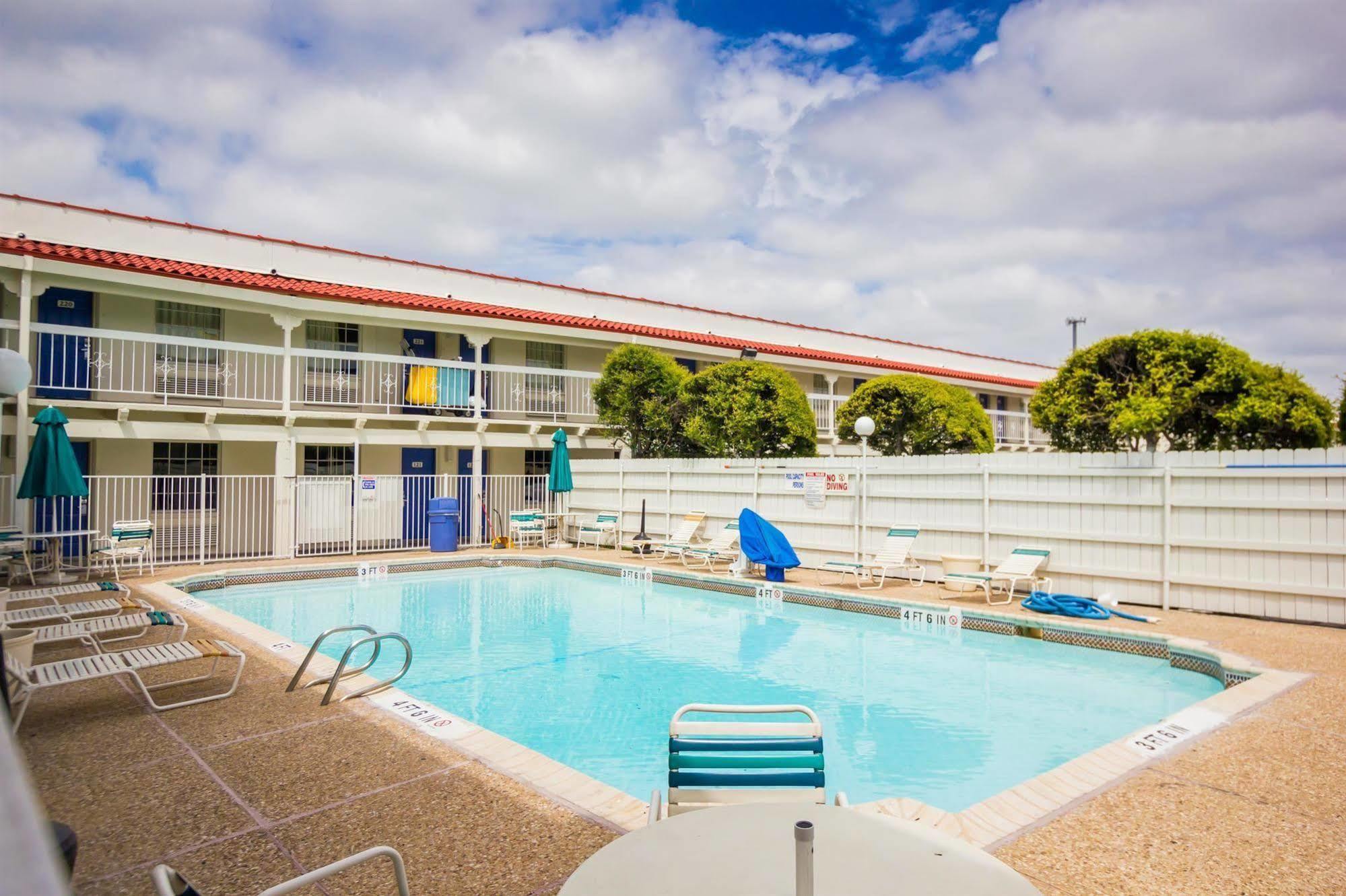 Motel 6-Austin, Tx - Midtown Exterior foto